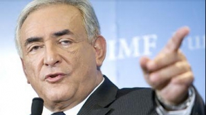 FMI nu a fost de acord ca Executivul român să micşoreze salariile bugetarilor cu 25 la sută 