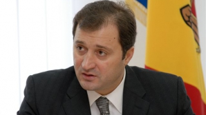 Comuniştii afirmă că Vlad Filat şi-a depăşit atribuţiile 