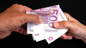 Un profesor de la Universitatea Agrară a fost prins, în flagrant, în timp ce lua mită - 50 de euro, de la un student