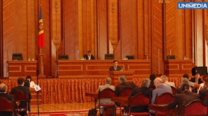 Pentru că joi nu vor putea aduna cvorumul, deputații au decis să se întrunească, în şedinţă, astăzi