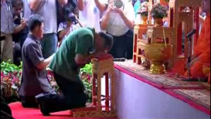 Mii de thailandezi au participat la o  ceremonie religioasă în Bangkok