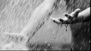 Serviciul Hidrometeorologic de Stat anunță pentru astăzi ploi de scurtă durată însoţite de descărcări electrice