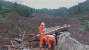 Un chinez a fost salvat, după ce a stat blocat 4 zile într-o ţeavă de oţel