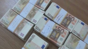O femeie din Republica Moldova a încercat să scoată ilegal din ţară peste o sută de mii de euro
