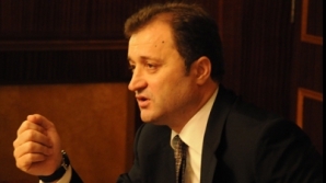 Vlad Filat îşi va expune poziţia pe marginea înţelegerii în problema transnistreană dintre Merkel şi Medvedev 