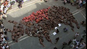 Sute de activişti ai unei organizaţii pentru protecţia animalelor au protestat în Spania 