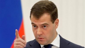 Dmitri Medvedev a ordonat ministrului Apărării să implice forţele armate în stingerea incendiilor 