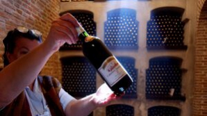 Doar 2,8% din vinurile din Moldova, verificate de ruşi, nu corespund normelor de calitate