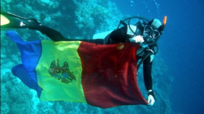 Vezi aici pozele din campania "Arborează un Drapel"