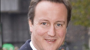 David Cameron avertizează mamele să caute de lucru, altfel pierd ajutorul social