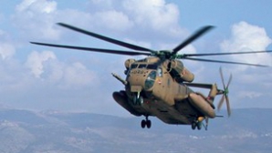 Două elicoptere israeliene care făceau exerciţii în România au aterizat de urgenţă pe un câmp 