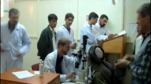 Ambasadorul SUA la Kabul condamnă uciderea de către talibani a celor 10 medici