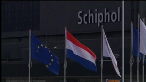 Poliţia olandeză a interogat doi pasageri care au ajuns pe aeroportul Schipol din Amsterdam, din oraşul american Chicago