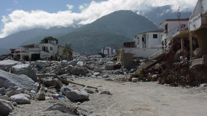 Circa 600 de oameni au fost înghiţiţi de vii de o alunecare de teren în sud-vestul Mexicului