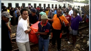Cel puţin 35 de oameni au murit, în urma unui accident feroviar din Indonezia 