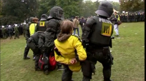 Peste o mie de oameni au protestat ieri la Stuttgart