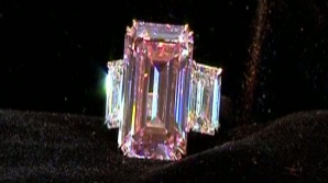 Diamant roz la preţ record: 23 de milioane de dolari