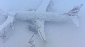 Aeroportul Otopeni din Bucureşti a anulat 15 curse interne şi externe, din cauza condiţiilor meteo nefavorabile