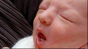 S-a născut cu doi dinţi! VEZI FOTO