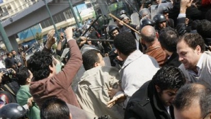 Cei şase jurnalişti de la Al Jazeera au fost eliberaţi