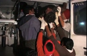 Mai mulţi oameni şi-au pierdut viaţa în India, după ce un autobuz s-a prăbuşit într-o prăpastie 