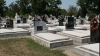 Curăţenie "înainte de Paşti" prin cimitire 