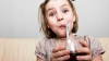 La ce boli sunt expuşi copiii care beau cola