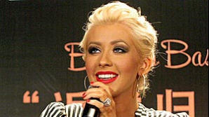 Christina Aguilera şi-a lansat o linie vestimentară 