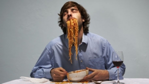 Viața sexuală a bărbaților trădată de stilul alimentar