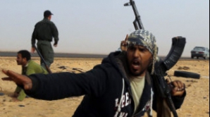 Soldaţi libieni împuşcaţi pentru că au refuzat să execute ordinele lui Gaddafi VIDEO 