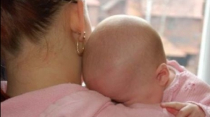 O româncă, de 23 de ani, a devenit cea mai tânără bunică din lume