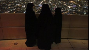 O revistă pentru femeile musulmane laudă atacurile sinucigaşe