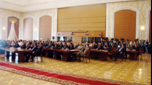 Deputaţii se întrunesc în şedinţă plenară