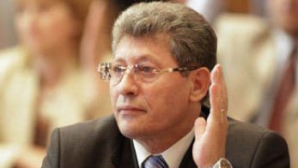 Ghimpu criticat de PCRM și respins de AIE