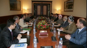 Ca pe stadion. Doi parlamentari din Kurdistan s-au bătut cu sticle cu apă