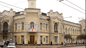 Primăria Capitalei împarte ajutoare de Paşte