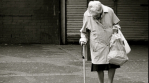 Rusia: O bătrână a murit de ruşine la propriu, după ce a fost prinsă furând VIDEO