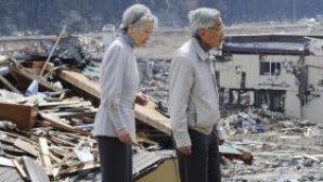 Împăratul Akihito a vizitat zona din jurul centralei de la Fukushima 