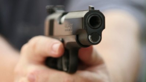 Candidat PLDM și membrii familiei sale, agresați fizic și ameninţați cu arma în propria casă