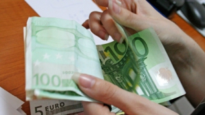 Guvernul vrea garanţie de la străini: 30 de euro pe zi