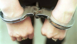 Grupare specializată pe furturi şi tâlhării, reţinută de poliţie