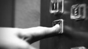 Un tânăr riscă să facă închisoare pentru furt în ascensoare 