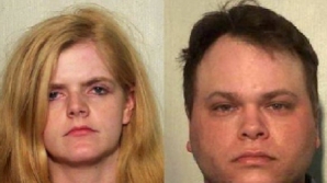 Şocant! O fetiţă închisă în cuşcă de părinţi şi-a mâncat pielea pentru a se hrăni VIDEO