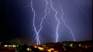 Aproape 18.000 de fulgere au lovit Danemarca într-o singură noapte