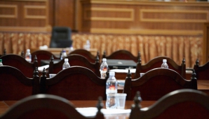 Deputaţi din AIE cer sancţionarea comuniştilor. Lupu: NU SE POATE