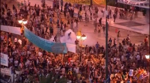 Situaţie incendiară în Grecia. 15 mii de oameni au protestat la Atena