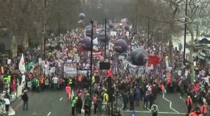 Grevă în Marea Britanie, protest tacit la Minsk