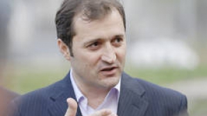 Filat "pofteşte" alegătorii să iasă la vot duminică