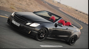 Cea mai rapidă maşină decapotabilă cu patru locuri din lume FOTO