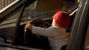 La doar 7 ani a condus maşina furată de la mama sa VIDEO